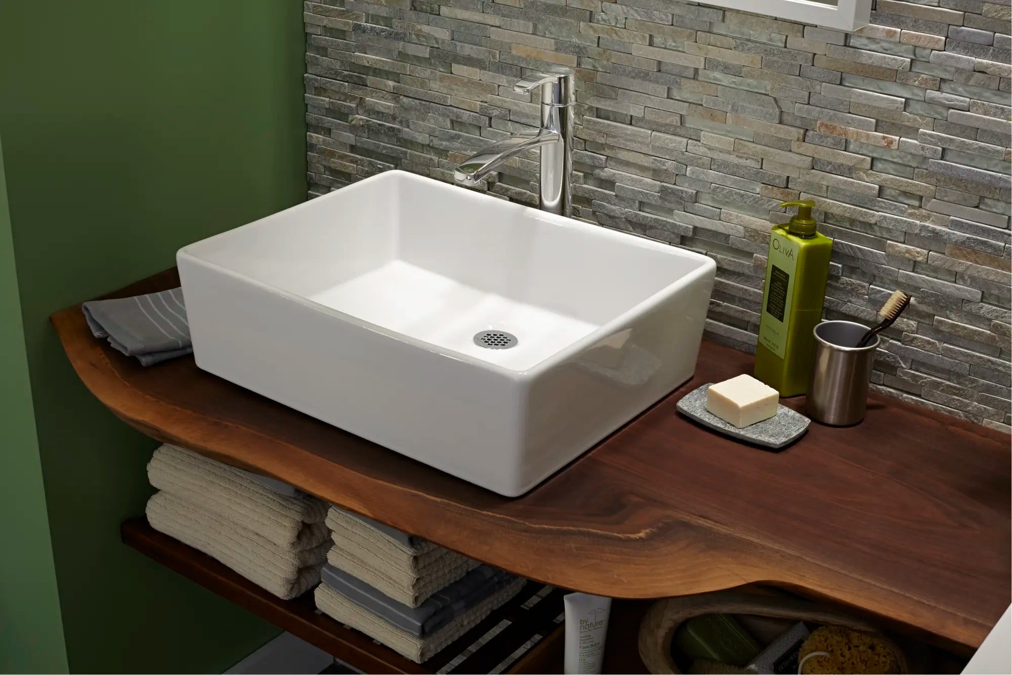 Berwick® Single Hole Single-Handle Bathroom Faucet 1.2 gpm/4.5 L/min With Grid Drain and Lever Handle — thumbnail 2